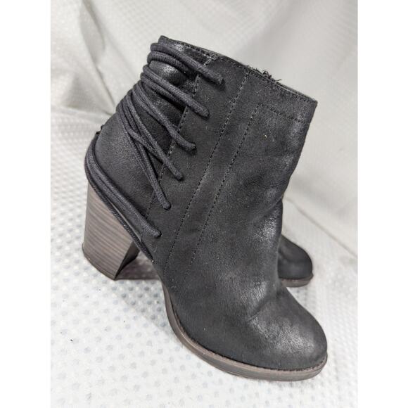 CANDIES! BLACK SUEDE MICROFIBER LACED BACK, INSIDE ZIPPER ANKLE BOOTS! SZ 8.5M - Picture 2 of 10